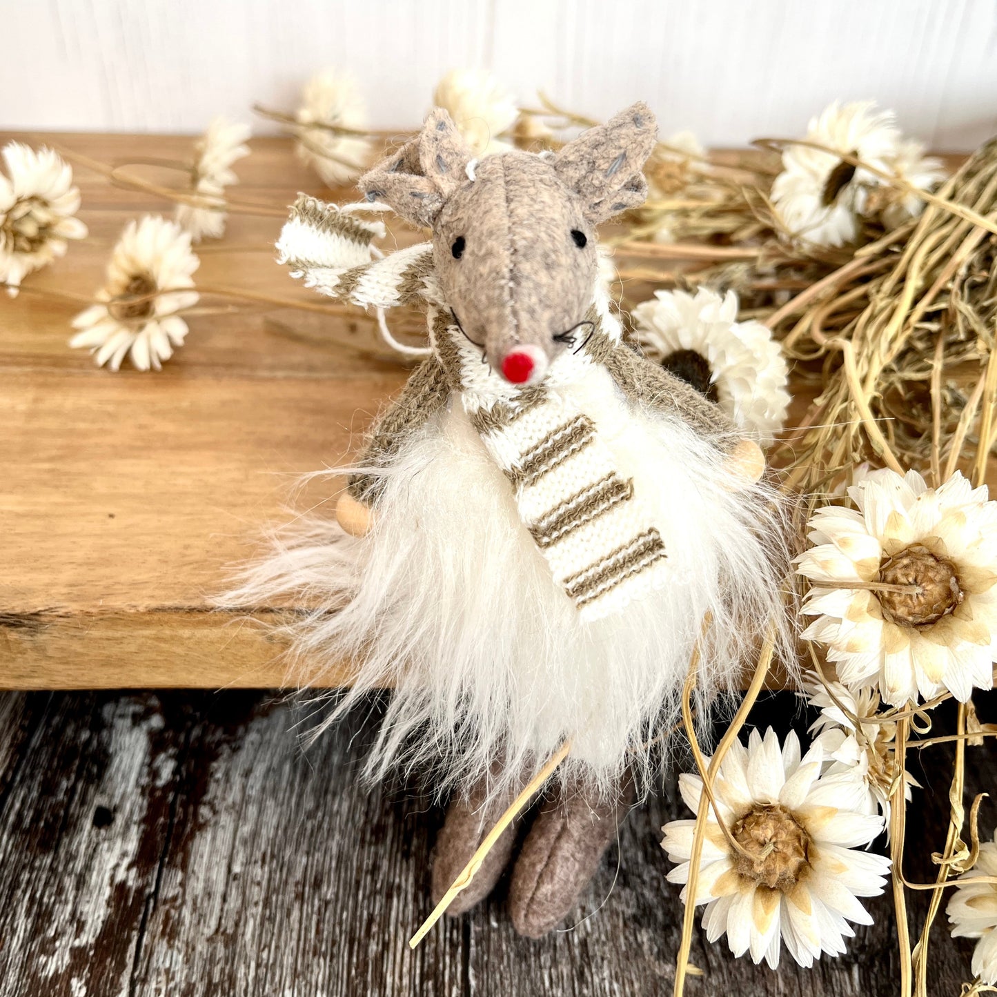 Neutral Felt Dangly Leg Mice Shelf Sitter