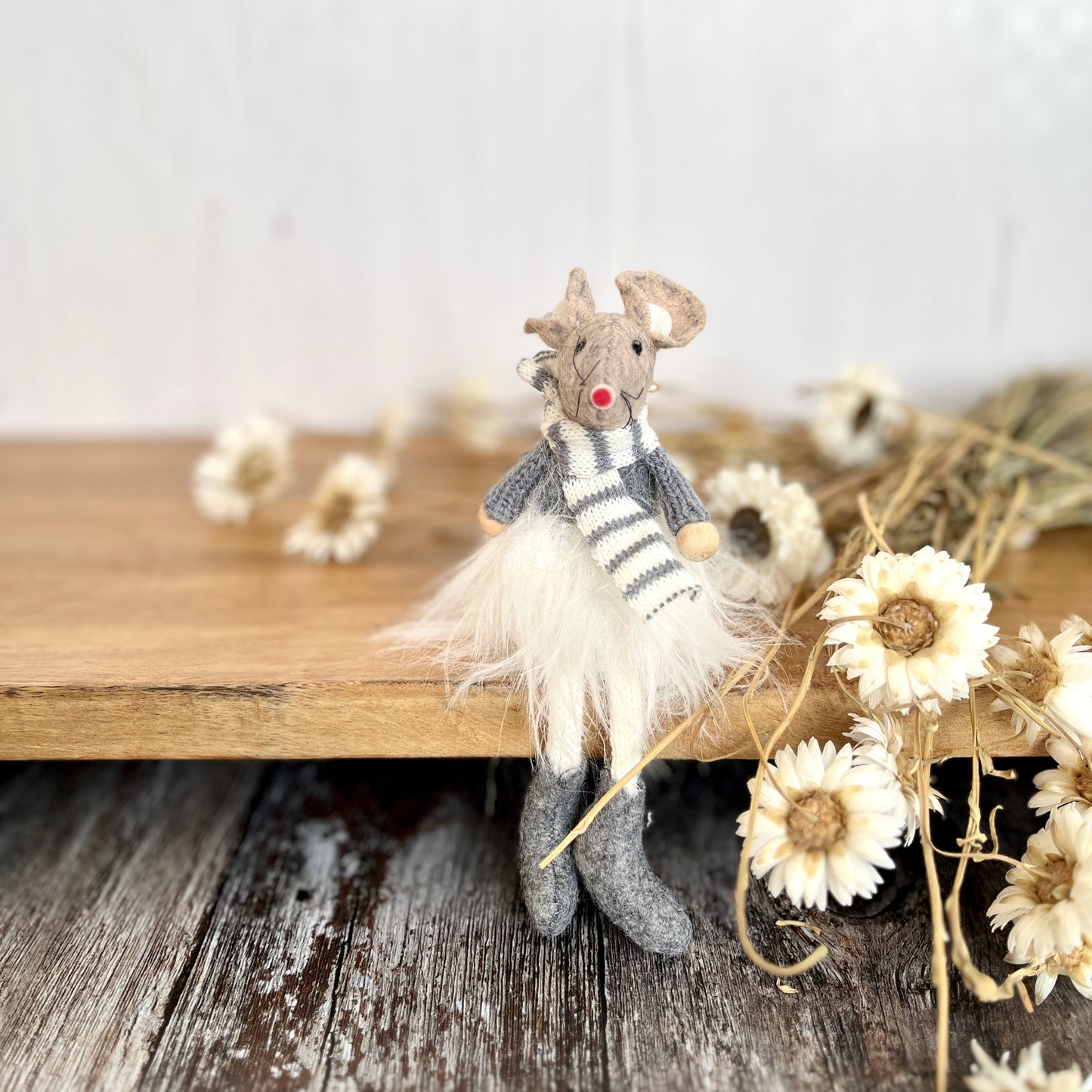 Neutral Felt Dangly Leg Mice Shelf Sitter