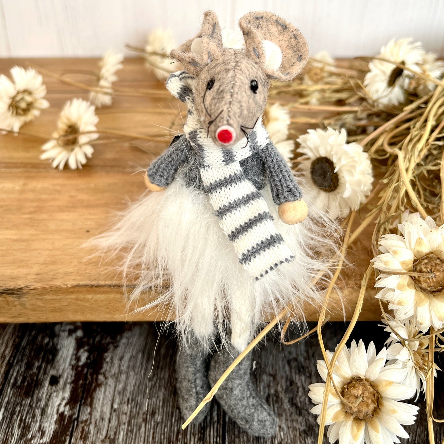 Neutral Felt Dangly Leg Mice Shelf Sitter