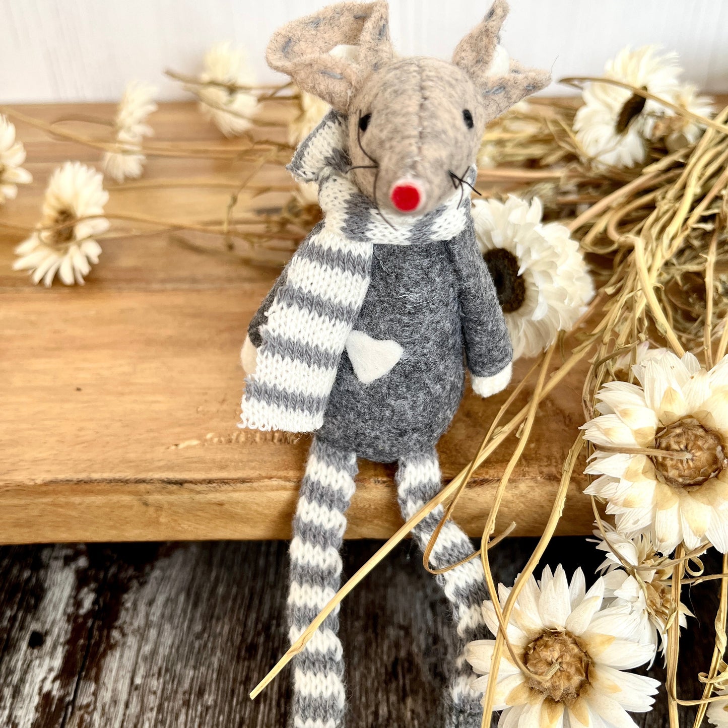 Neutral Felt Dangly Leg Mice Shelf Sitter