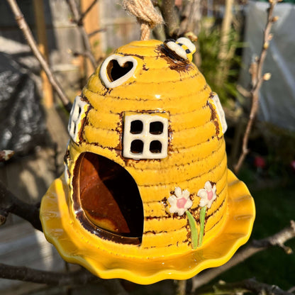 Yellow Beehive Shaped Ceramic Bird Feeder – Charming Garden Accessory for Bird Lovers