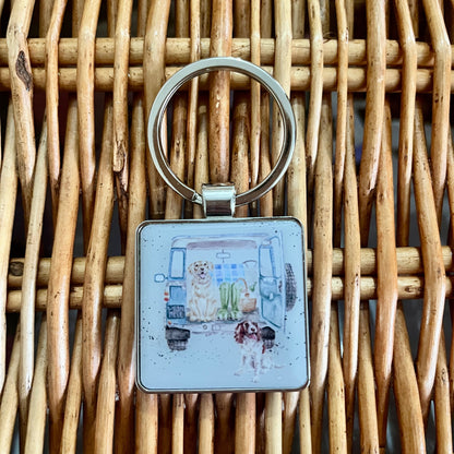 Keyring with a design on a woven surface