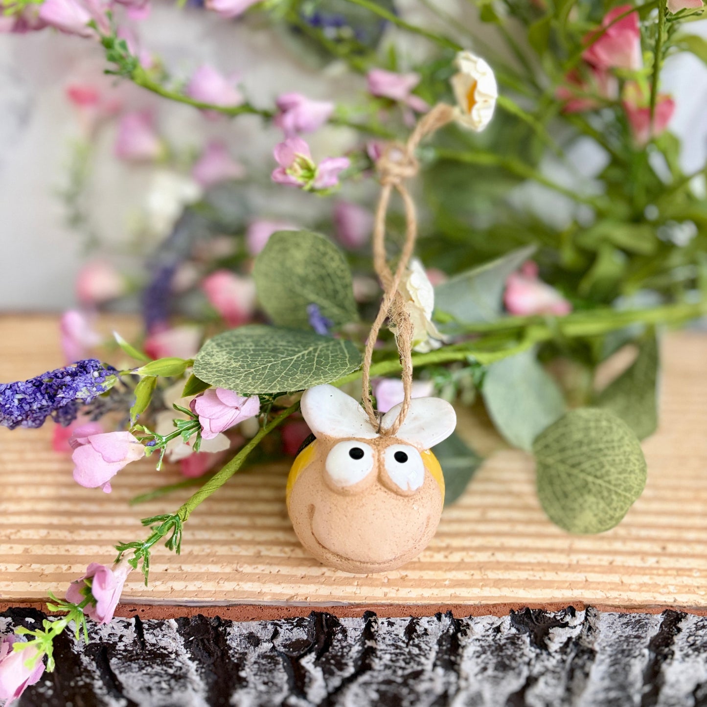 Ceramic Bumble Bee Hanger