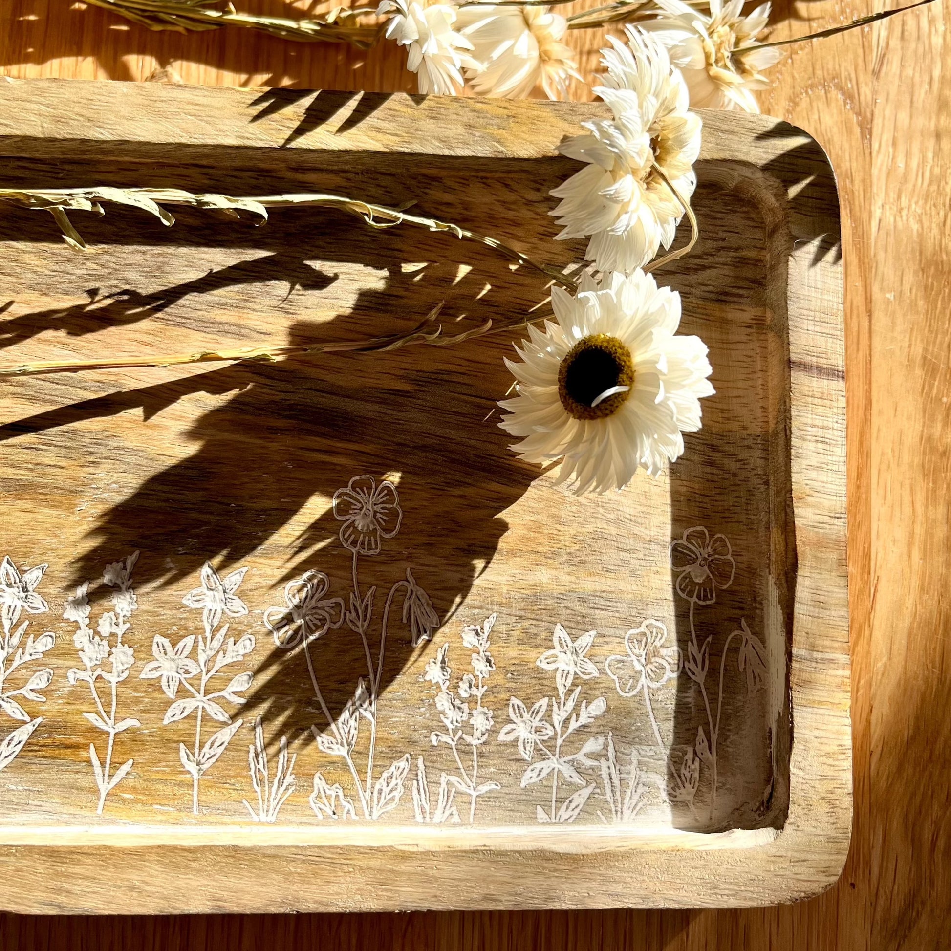 Close Up of Wildflower Etches On Right Side of Large Tray