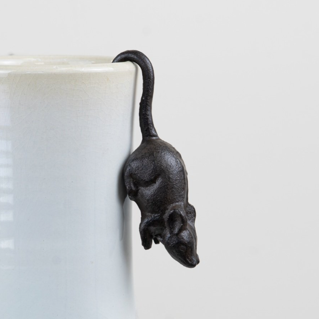 Cast Iron Mouse Hanger