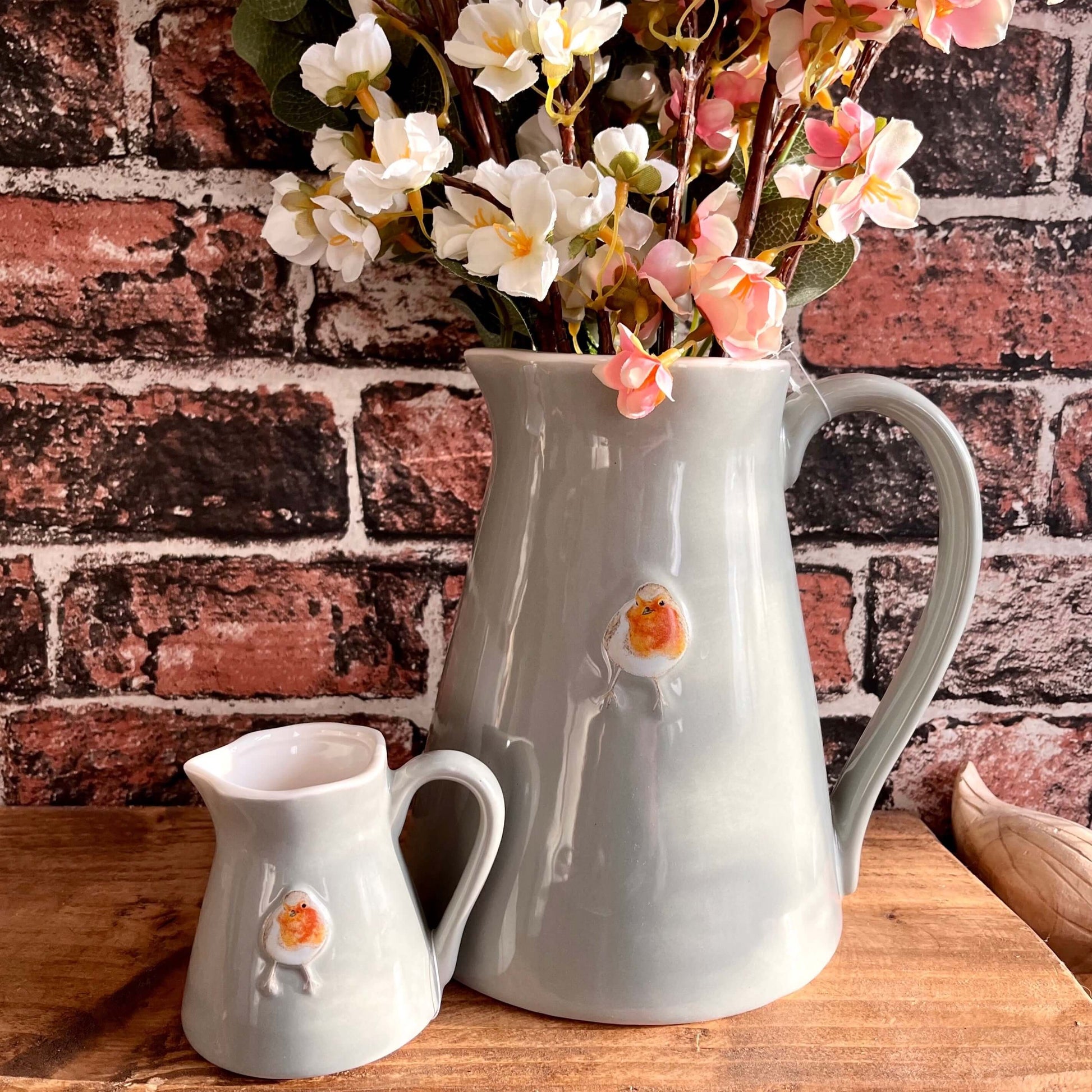 Ceramic Robin Milk Jug With Matching Large Jug